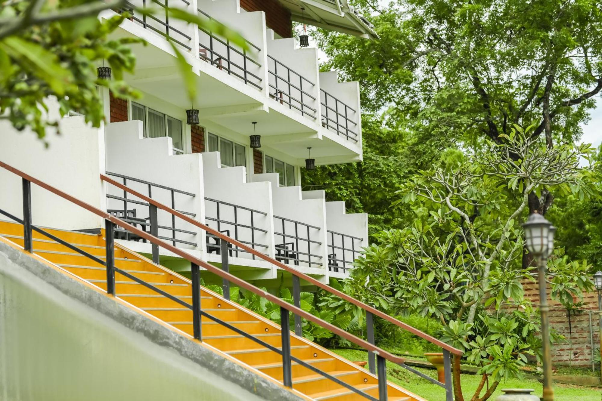 Agbo Hotel Polonnaruva Kültér fotó